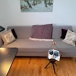 アパート 3 Min To Forest With Private Kitchen, Toilet And Living