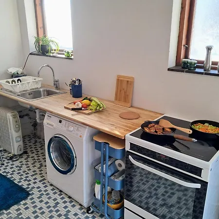 3 Min To Forest With Private Kitchen, Toilet And Living アパート *